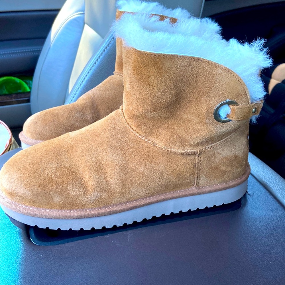 Kookaburra ankle boots!